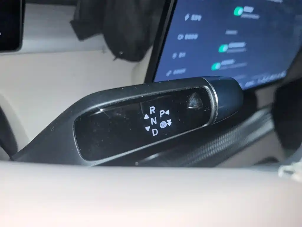 XPeng X9 — миниатюра 7