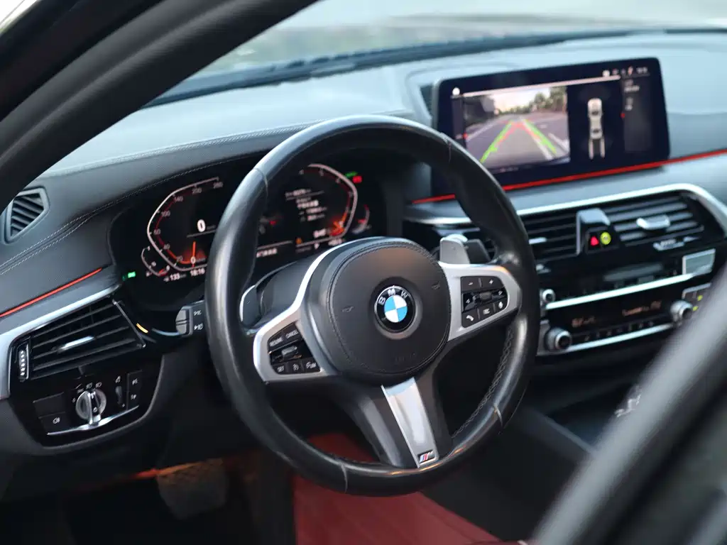 BMW 5 Series — миниатюра 16