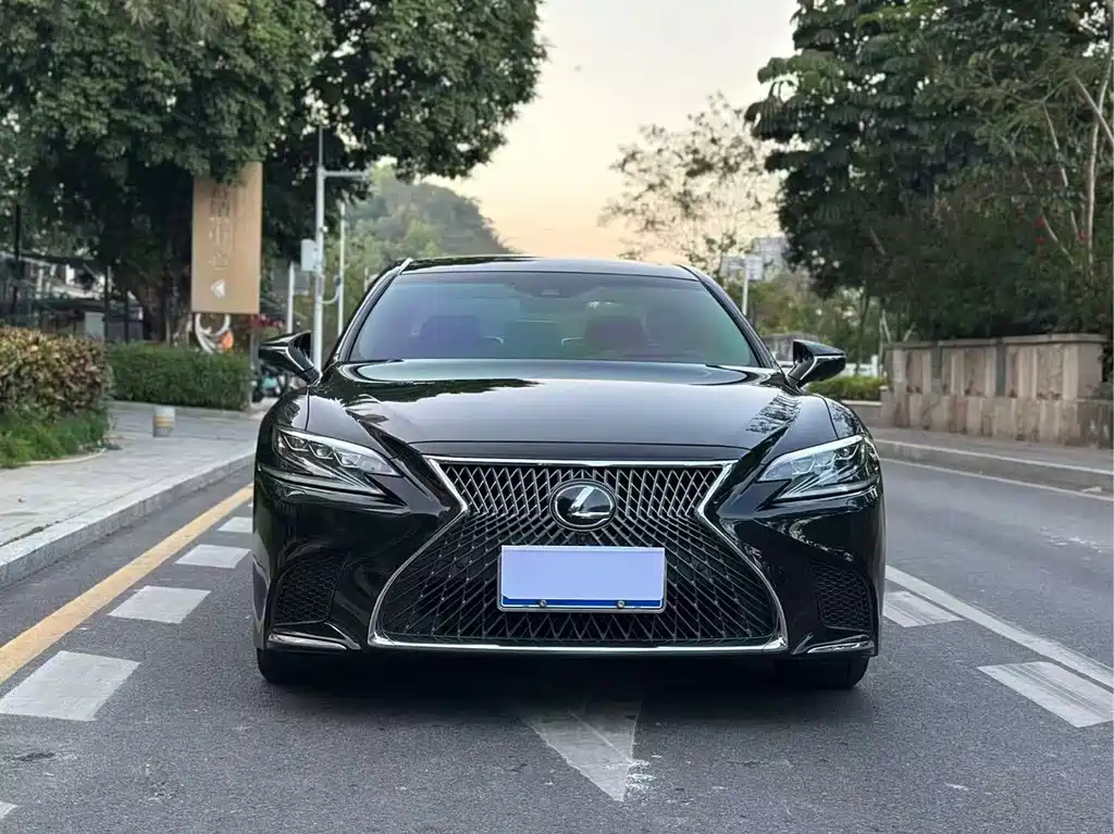 Lexus LS — миниатюра 2