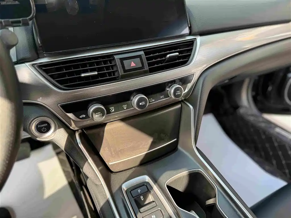 Honda Accord — миниатюра 9