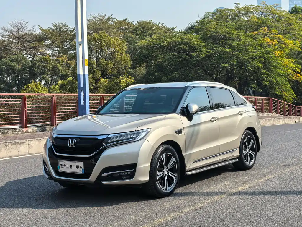 HONDA UR V