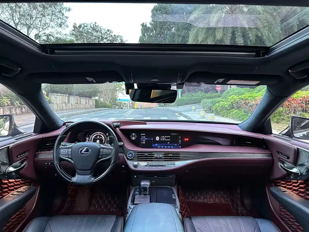 Lexus LS — миниатюра 7