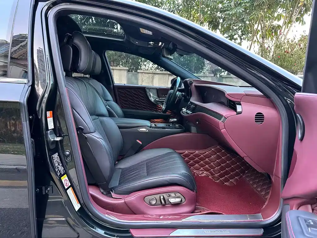 Lexus LS — миниатюра 11