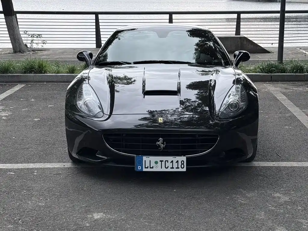Ferrari California T 2009 4.3L