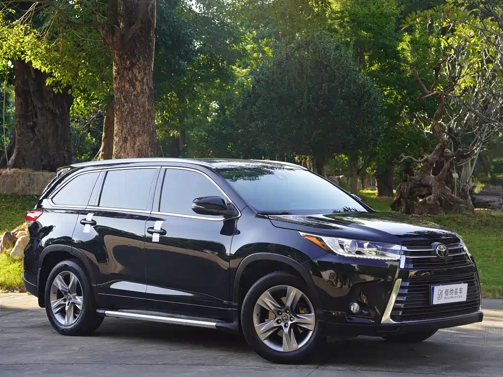 TOYOTA HIGHLANDER