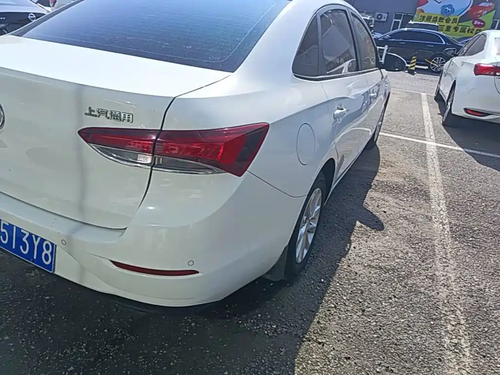 Buick Excelle — миниатюра 8