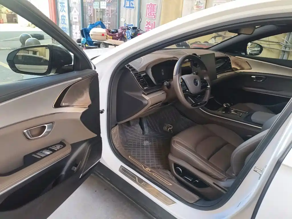 BYD Han — миниатюра 16