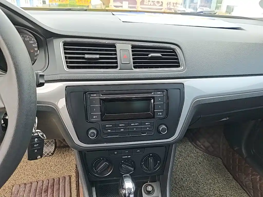 Volkswagen Lavida — миниатюра 13