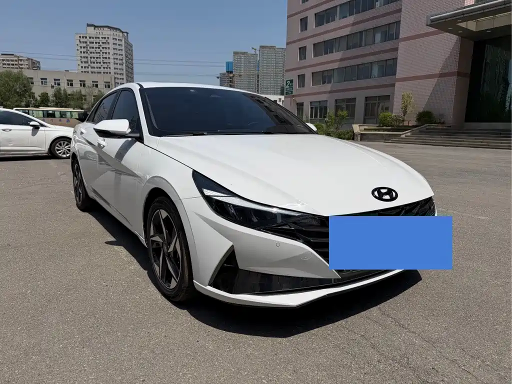 Hyundai Elantra 2023