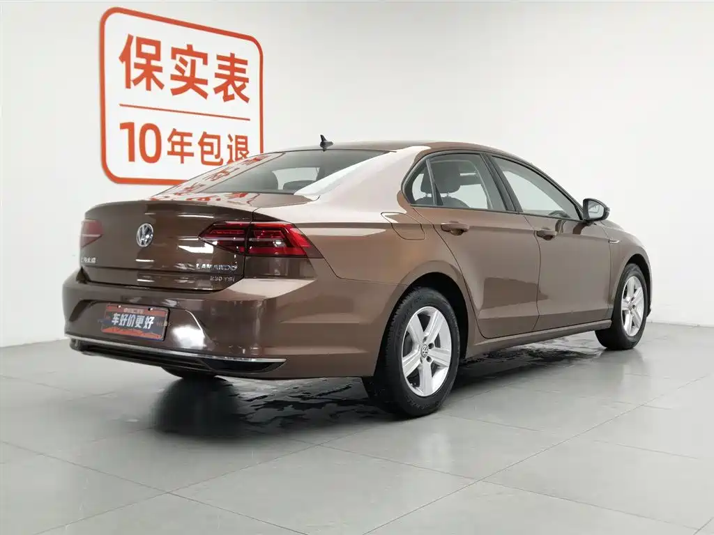 Volkswagen Lamando 2019 230TSI MT V