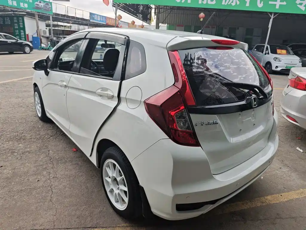 Honda Fit — миниатюра 5