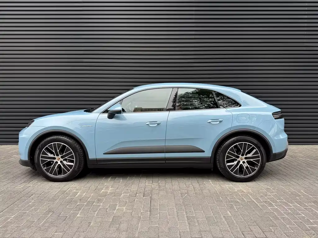 PORSCHE MACAN NEW ENERGY