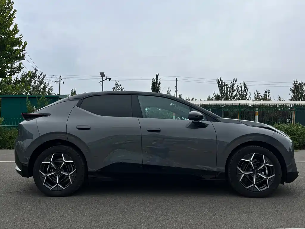 Lynk & Co Z20 — миниатюра 5
