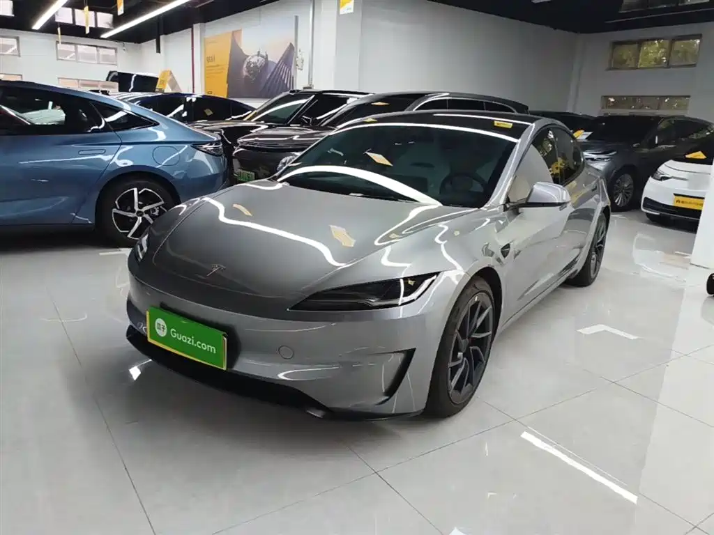 Tesla Model 3 2025