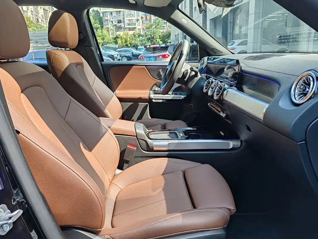Mercedes-Benz GLB — миниатюра 10