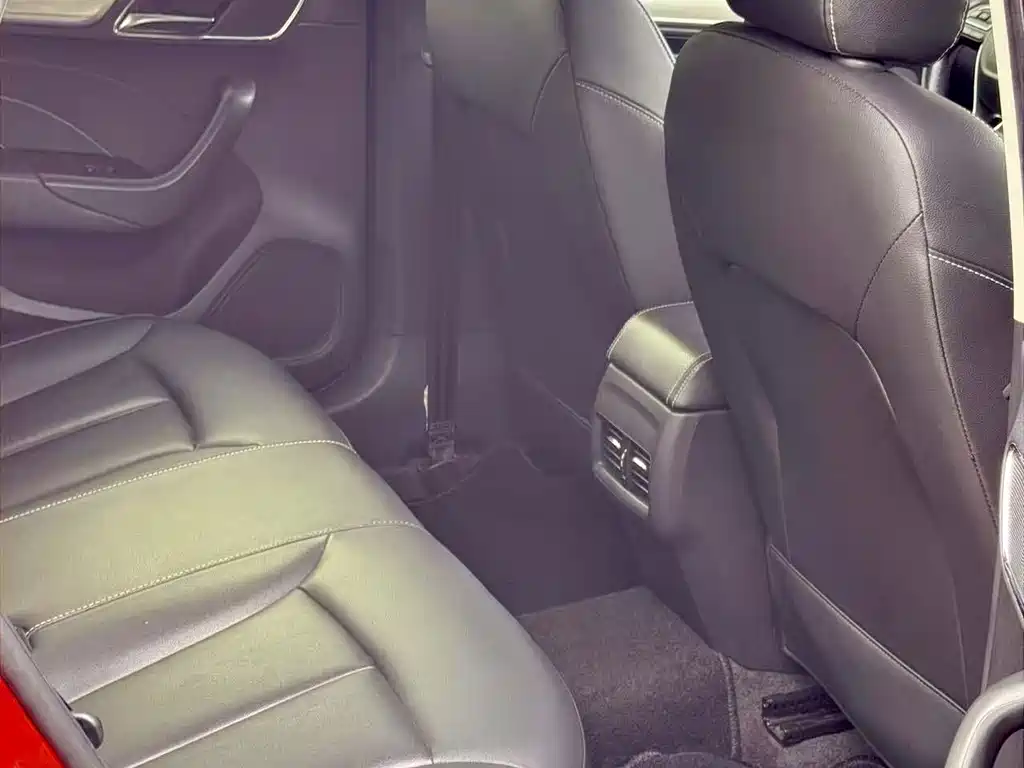 Roewe i6 New Energy — миниатюра 16