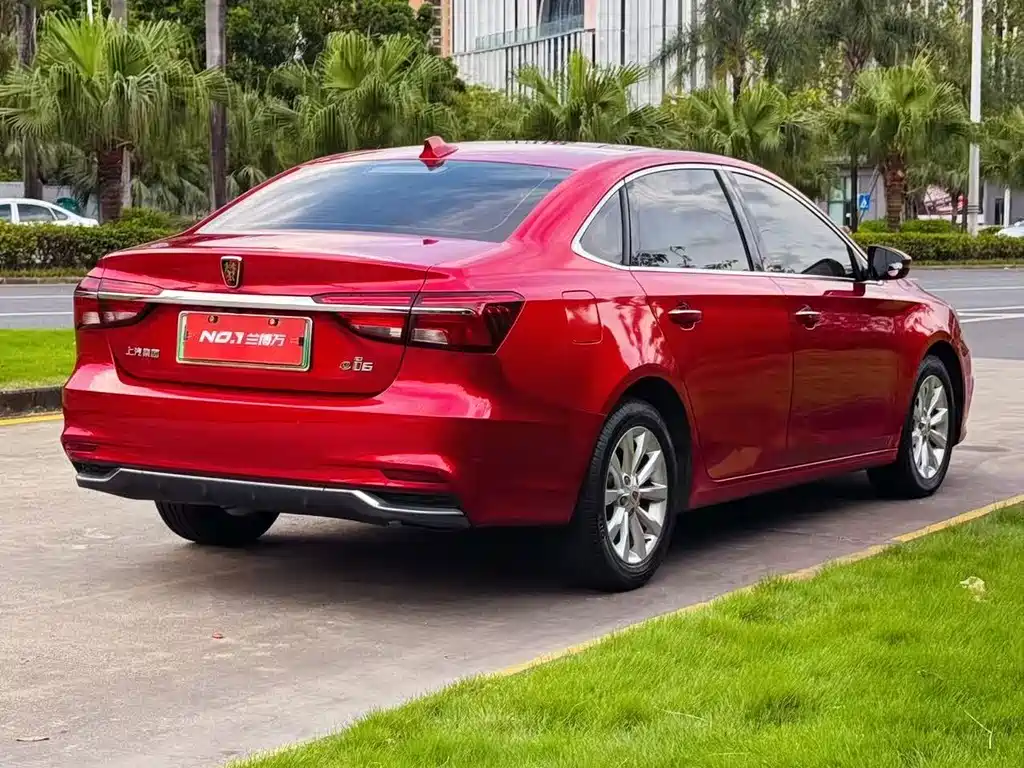 Roewe i6 New Energy — миниатюра 8