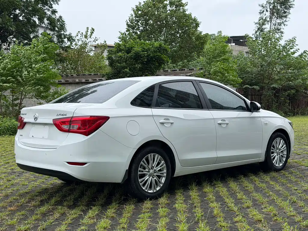 Buick Excelle — миниатюра 4