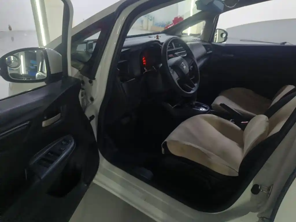 Honda Fit — миниатюра 16