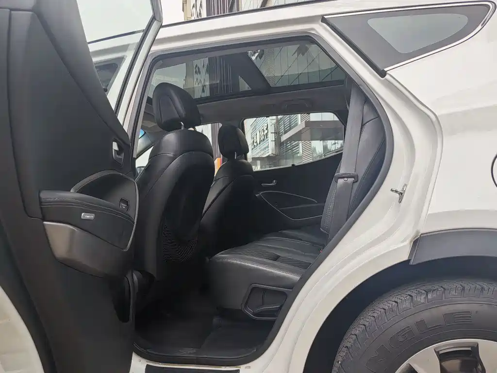 Hyundai Santa Fe — миниатюра 8