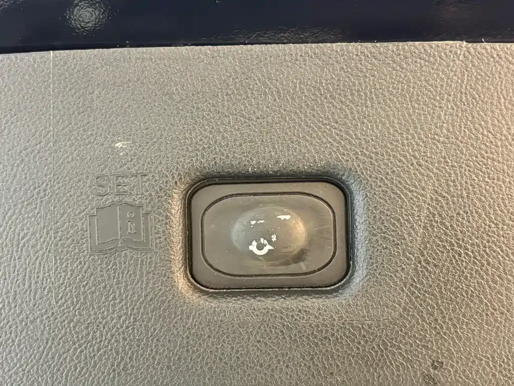 LINCOLN NAVIGATOR (IMPORT)