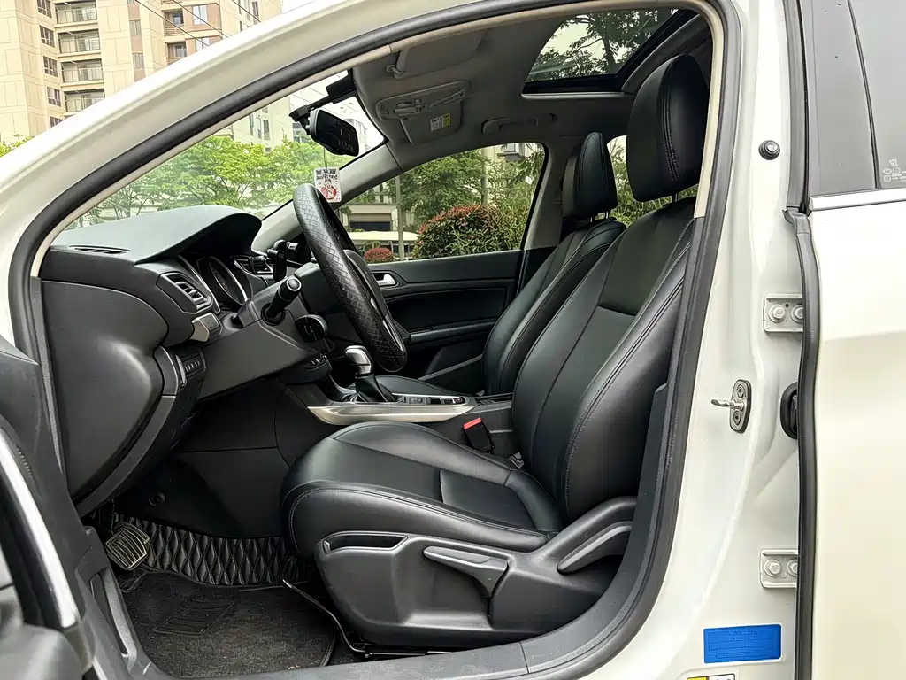 Peugeot 408 — миниатюра 11