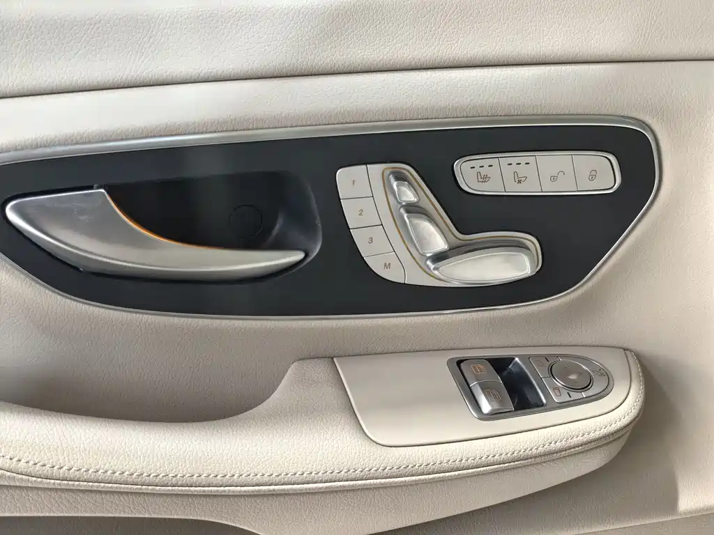 MERCEDES-BENZ V CLASS