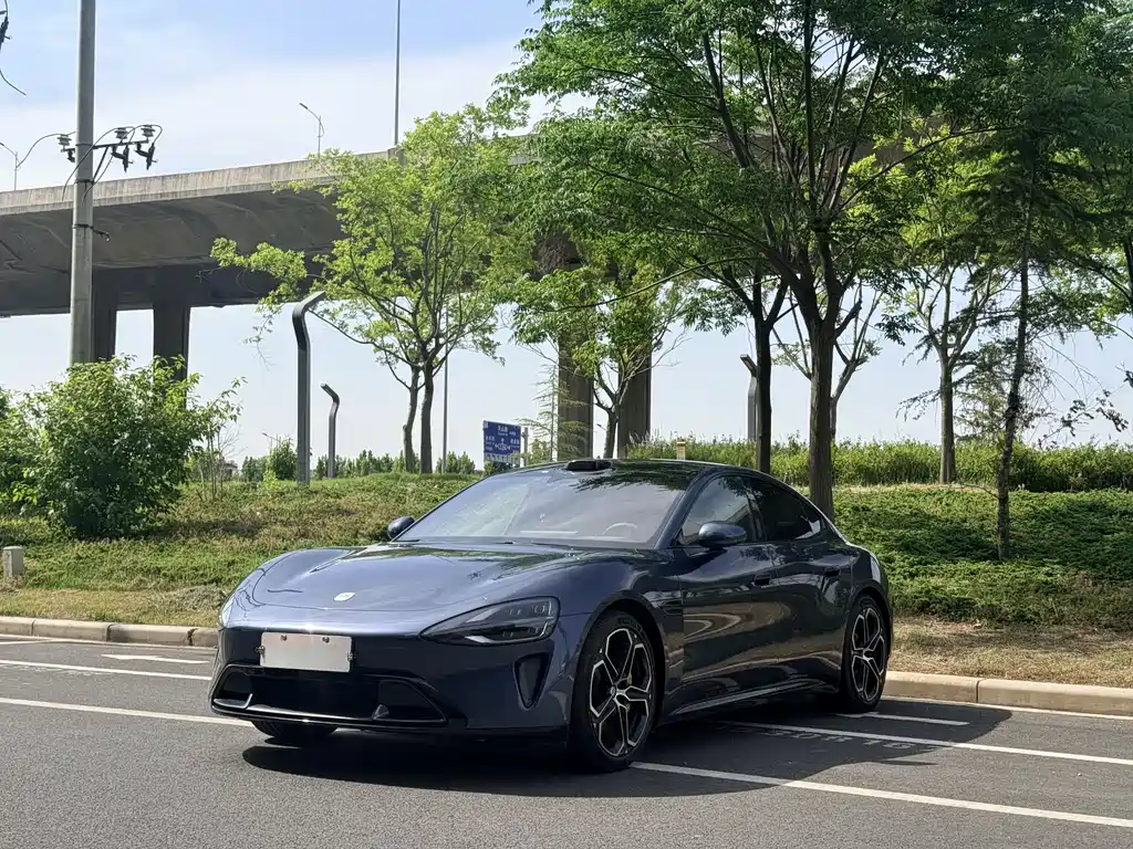 Xiaomi SU7 2024