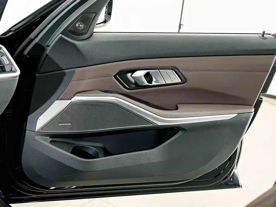 BMW 3 Series — миниатюра 17