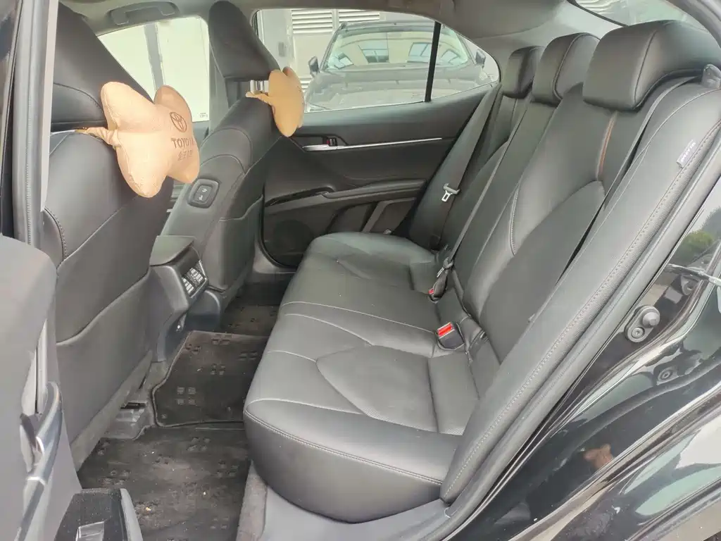 Toyota Camry — миниатюра 8