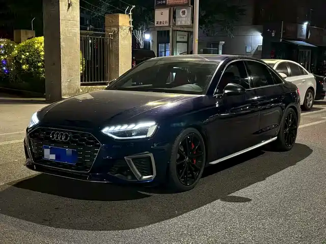 AUDI S4