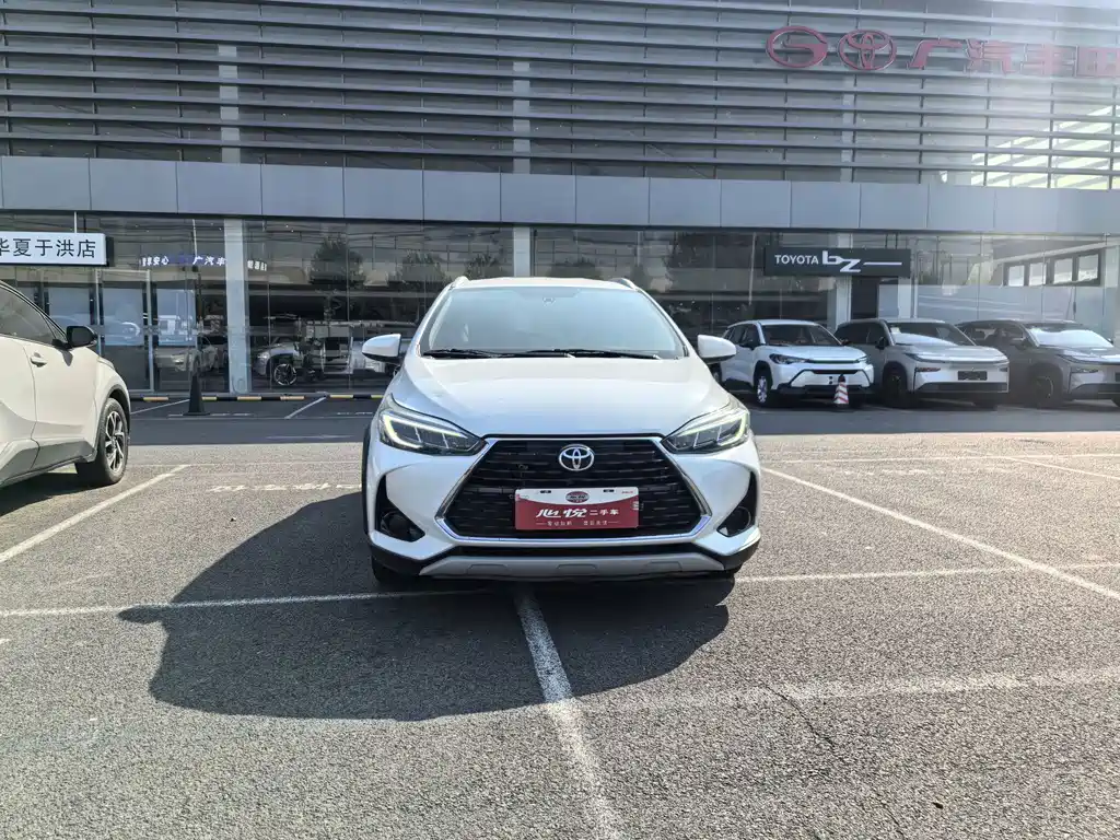 Toyota Yaris L — миниатюра 2