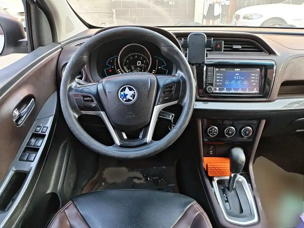 Venucia M50V — миниатюра 3