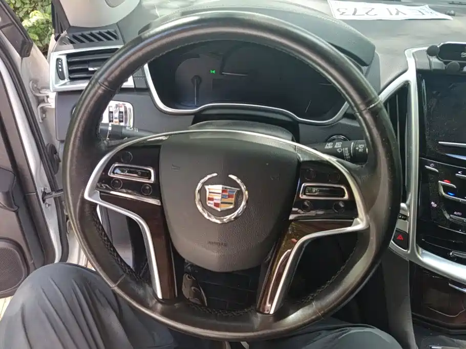 Cadillac SRX — миниатюра 15