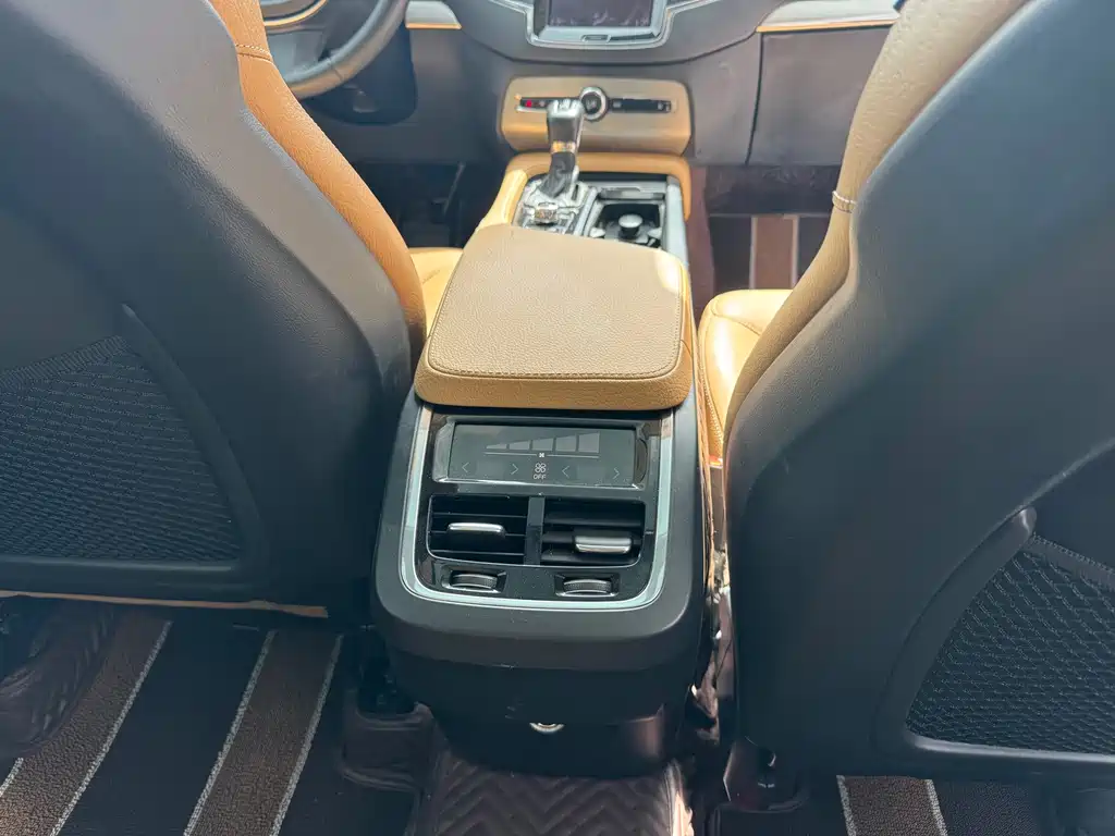 Volvo XC90 — миниатюра 12