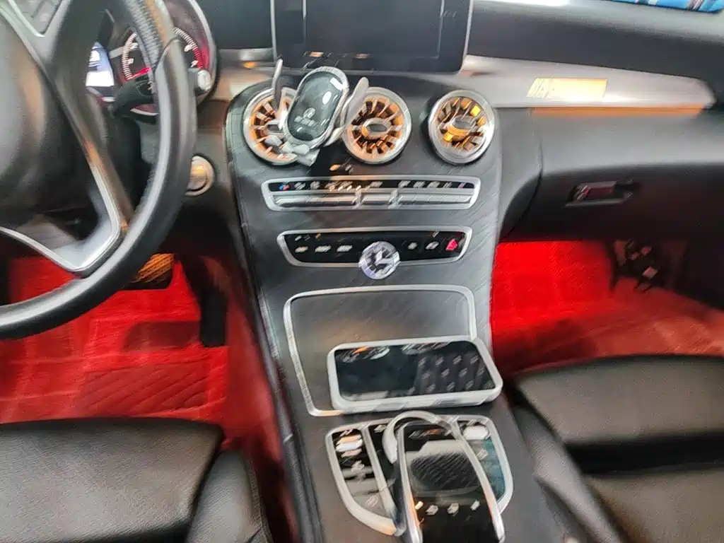 Mercedes-Benz C-Class — миниатюра 13