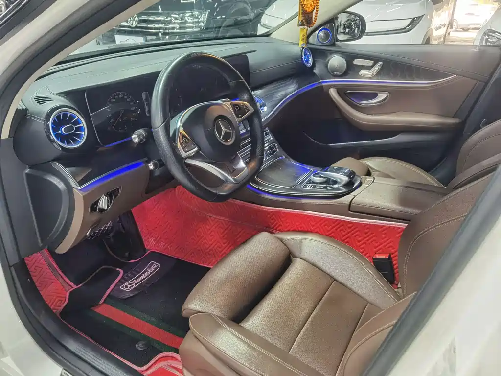 Mercedes-Benz E-Class — миниатюра 9