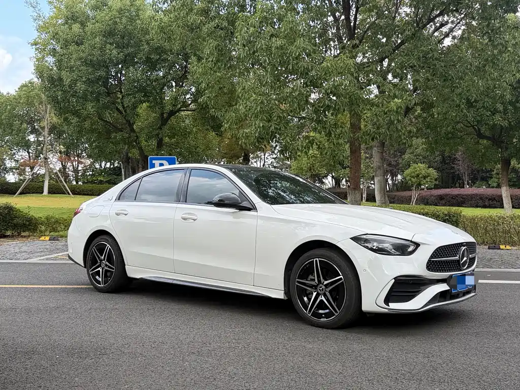Mercedes-Benz C-Class — миниатюра 4