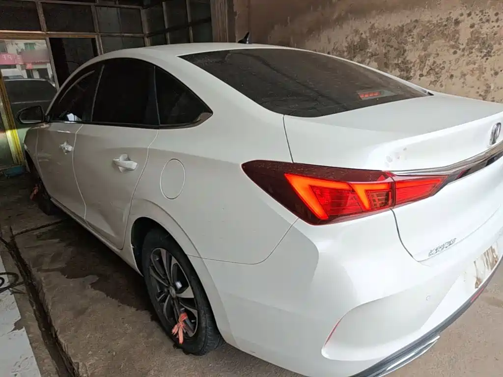 Changan Eado — миниатюра 5