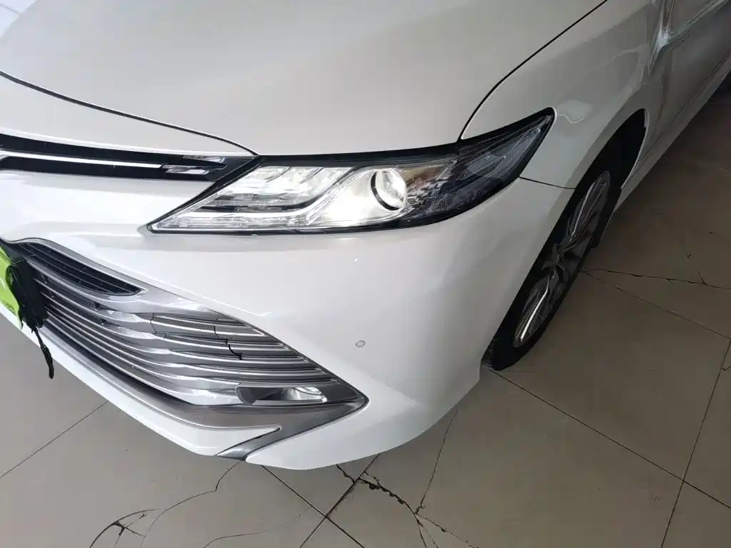 Toyota Camry — миниатюра 24