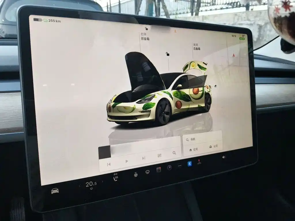 Tesla Model 3 — миниатюра 4