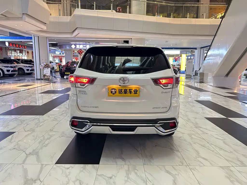 Toyota Highlander — миниатюра 8