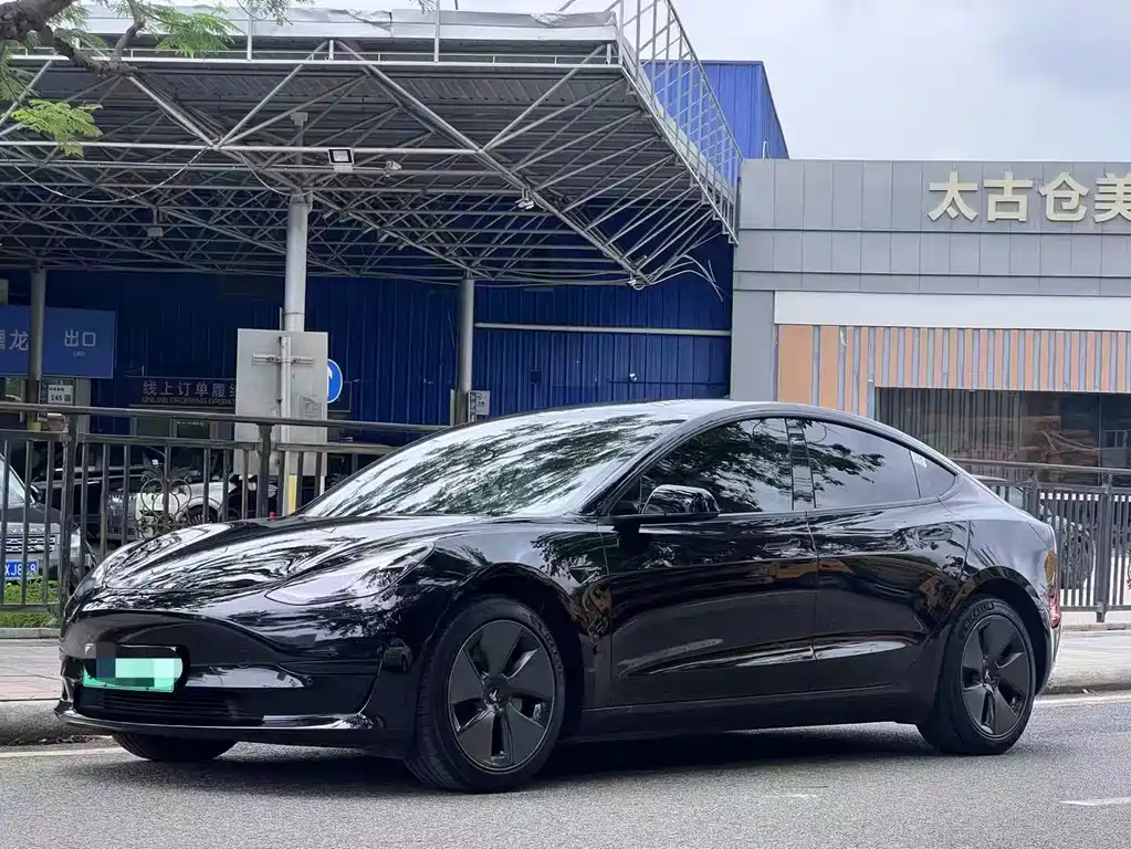 Tesla Model 3 2023