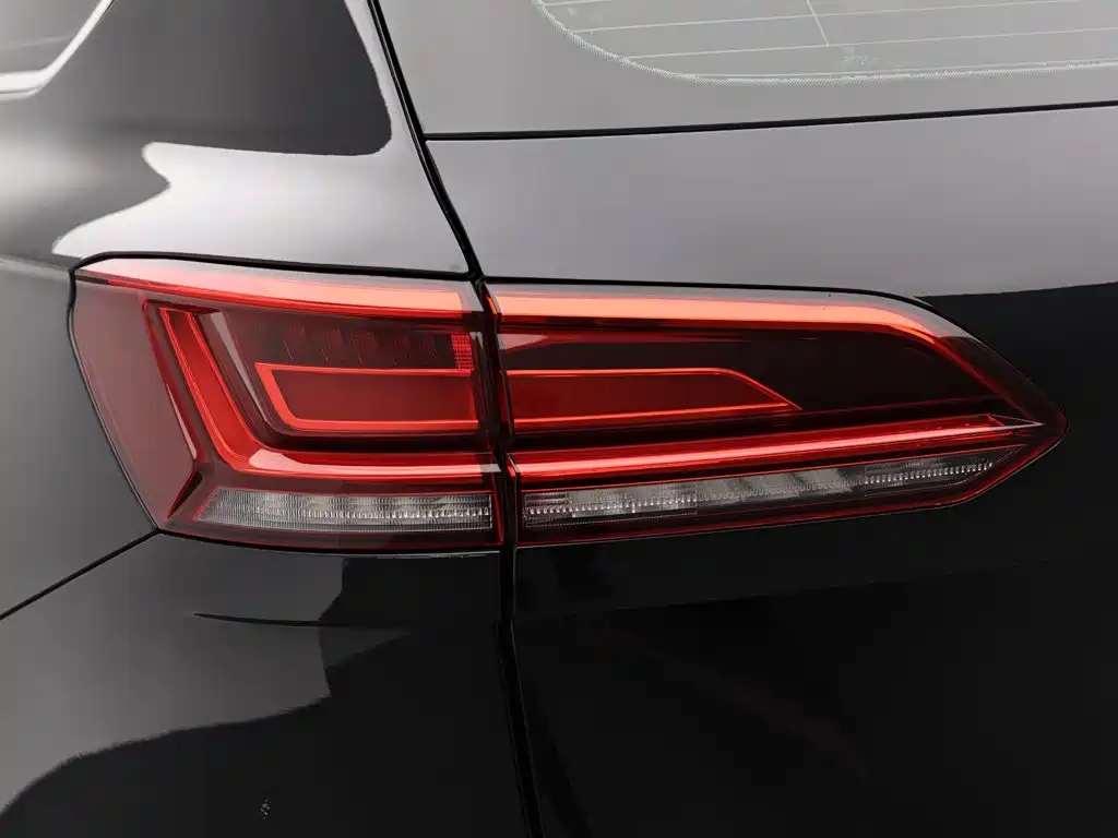 Volkswagen Touareg — миниатюра 7