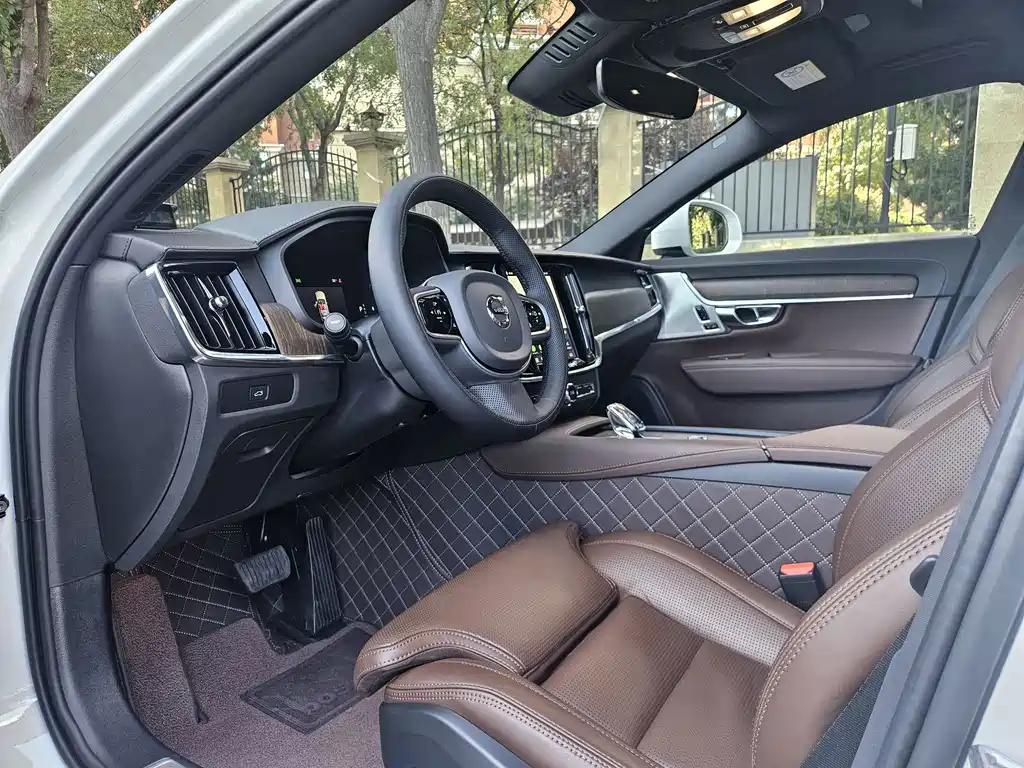 Volvo V90 — миниатюра 6