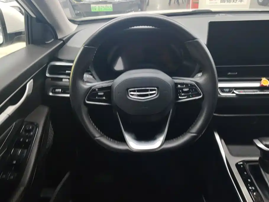 Geely Emgrand — миниатюра 15
