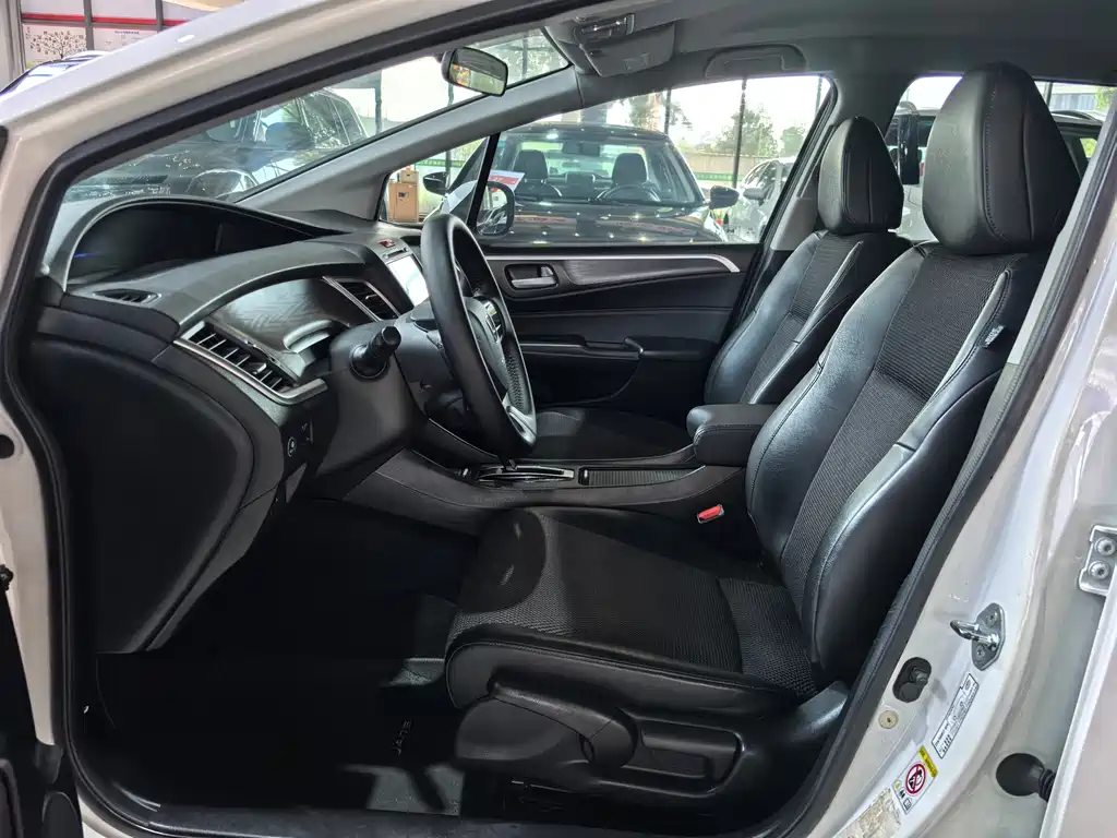 Honda Jade — миниатюра 8