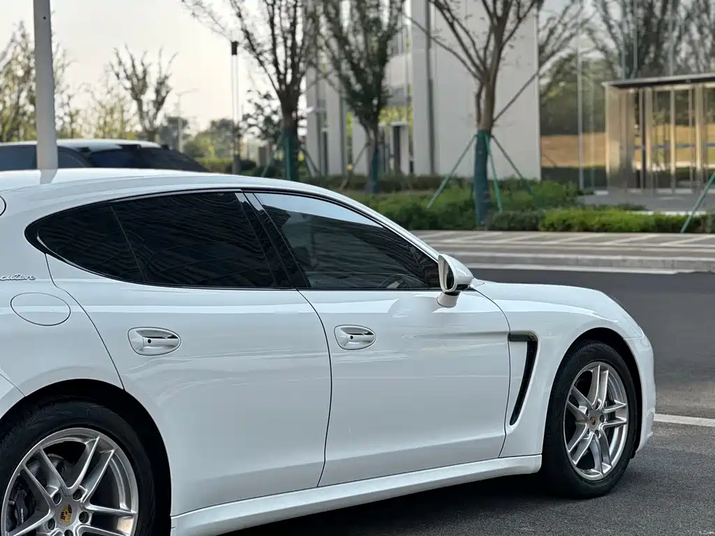Porsche Panamera — миниатюра 11