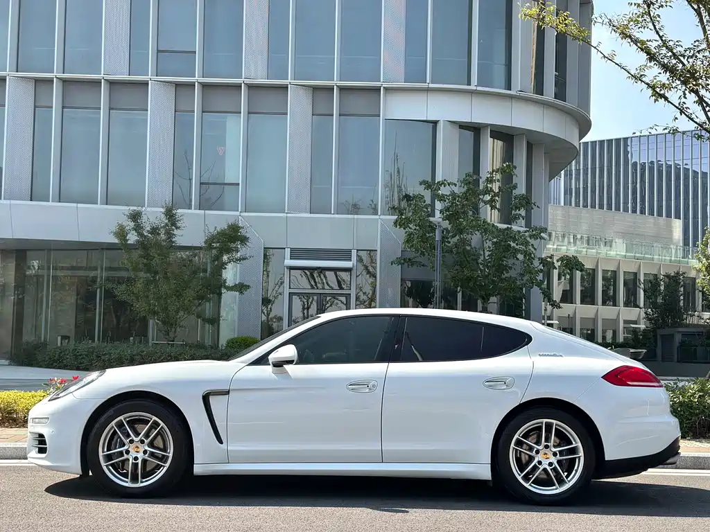 Porsche Panamera — миниатюра 12