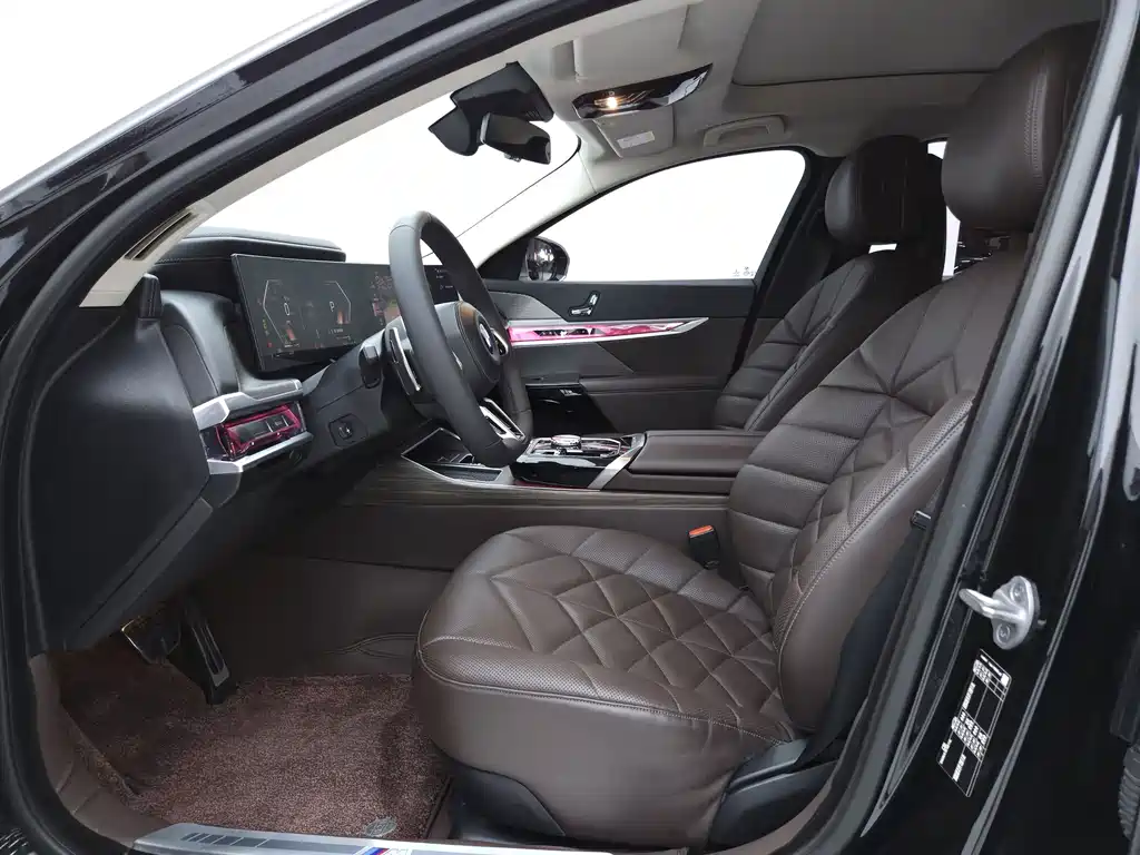BMW 7 Series — миниатюра 8